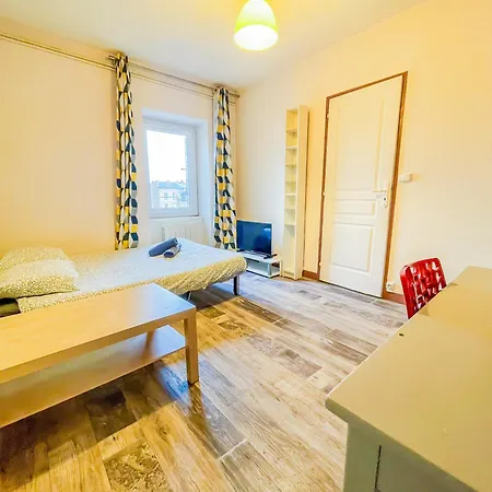 Calme Et Bien Situe A * Клермон-Ферран