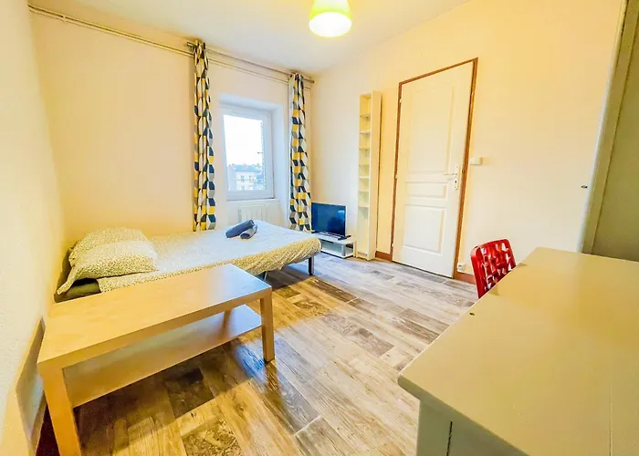 Calme Et Bien Situe A * Клермон-Ферран